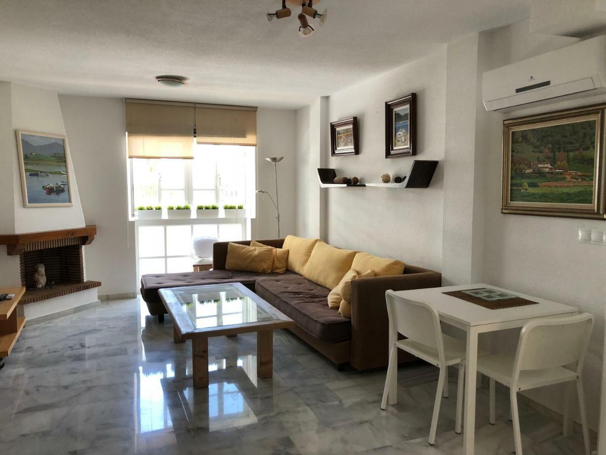 El Cortijuelo. Magnificent Triplex Terraced House With Rooftop Of 18M2, Overlooking The Sea. Parking Torremolinos Ngoại thất bức ảnh